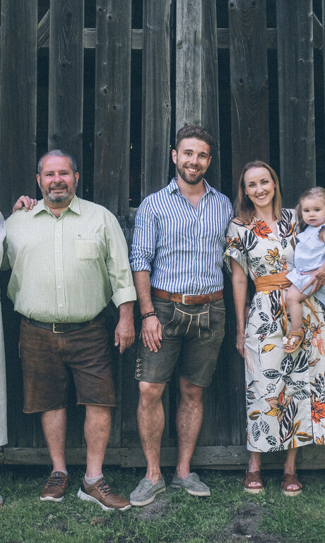 Doris und Stefan Brunner (sen. Chefs), Diana und Stefan Brunner mit zwei Töchtern