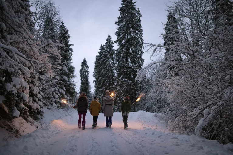 Fackelwanderung Fackelwanderung durch die Winterlandschaft